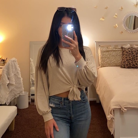 Soft cream colored top - Picture 7 of 8